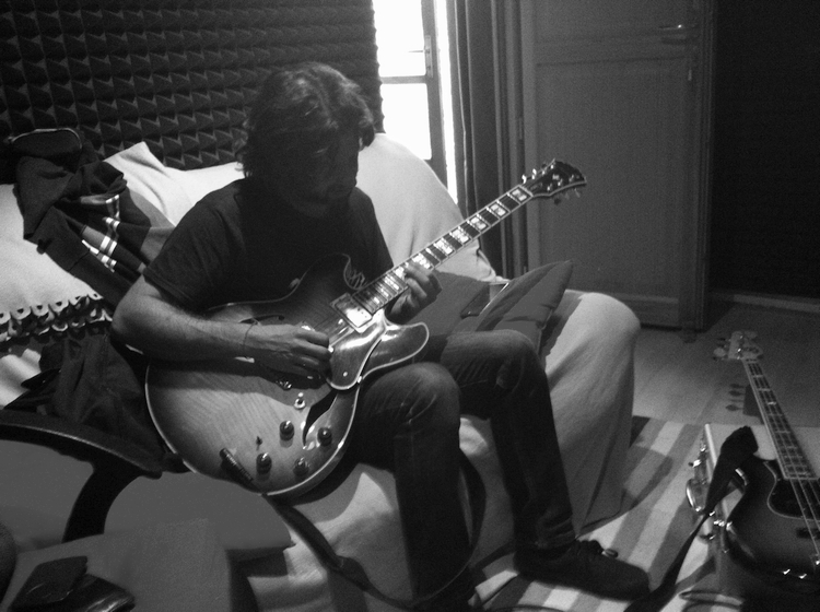 CATO recording guitar